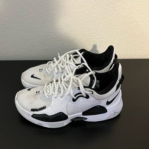 Nike PG basketball shoes